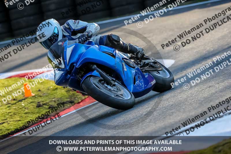 cadwell no limits trackday;cadwell park;cadwell park photographs;cadwell trackday photographs;enduro digital images;event digital images;eventdigitalimages;no limits trackdays;peter wileman photography;racing digital images;trackday digital images;trackday photos